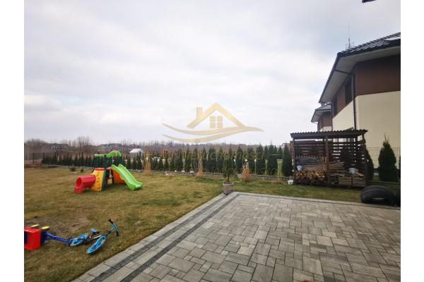 grodziski, Grodzisk Mazowiecki, Książenice, Gotowa połówka bliźniaka Książenice