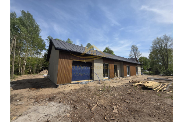 grodziski, Grodzisk Mazowiecki, Janinów, Reprezentacyjny parterowy dom w Janinowie