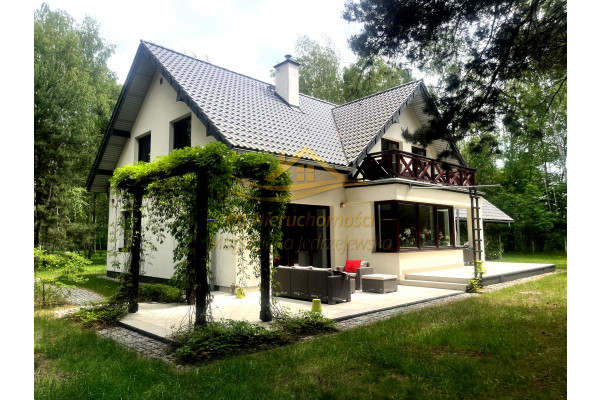 grodziski, Jaktorów, Dom z pięknym ogrodem o pow.8690m2