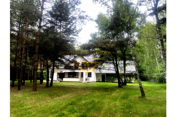 grodziski, Jaktorów, Dom z pięknym ogrodem o pow.8690m2